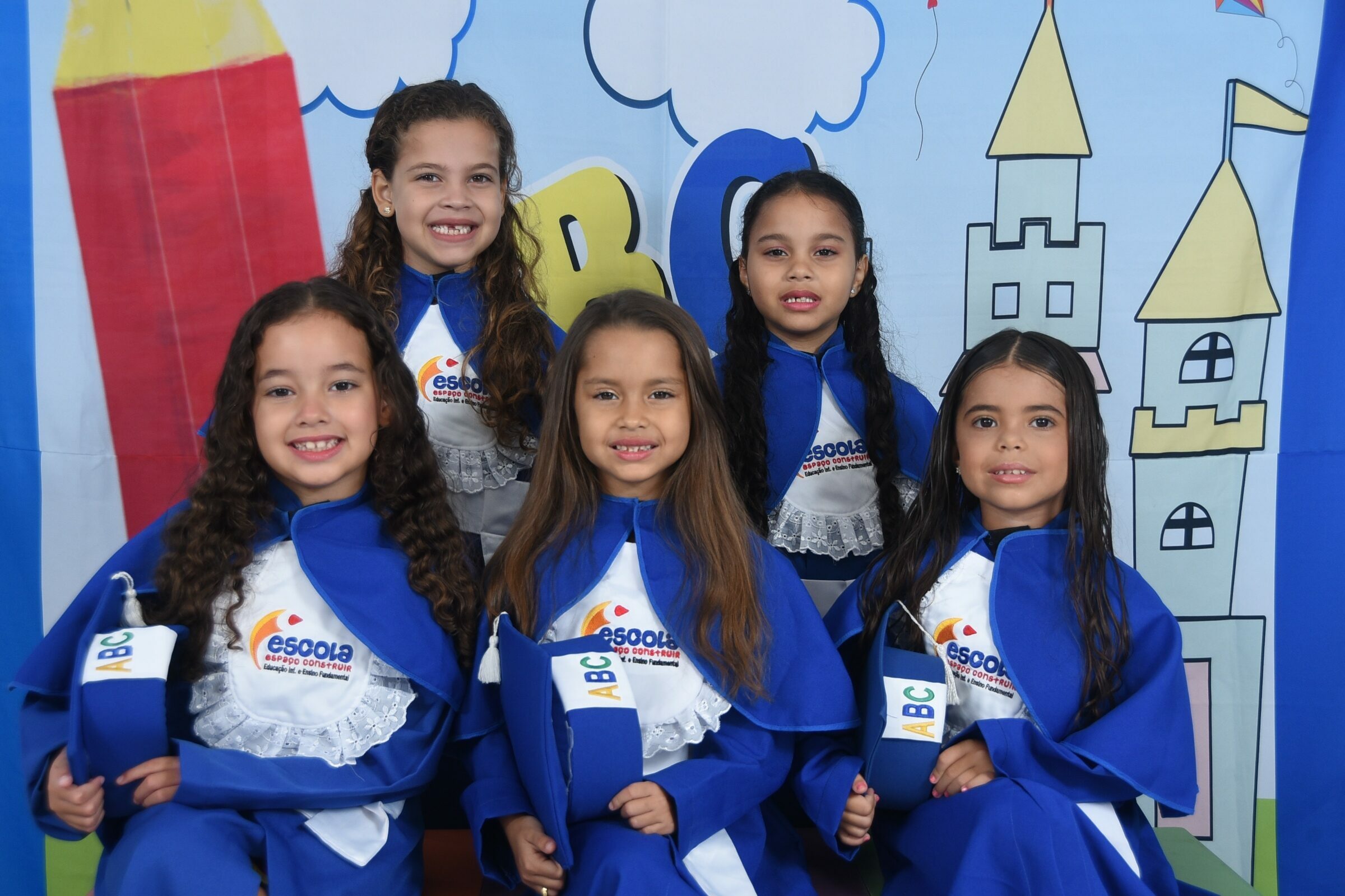  Personalização de acordo com a identidade visual do colégio 